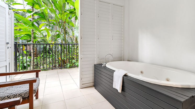 Cairns Beach Apartments