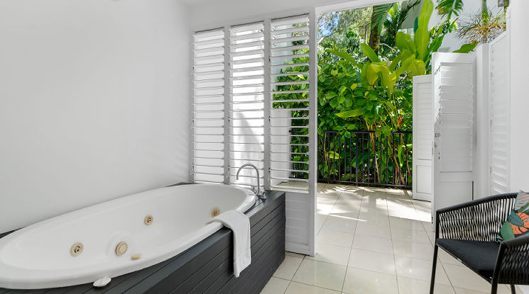 Cairns Beach Apartments